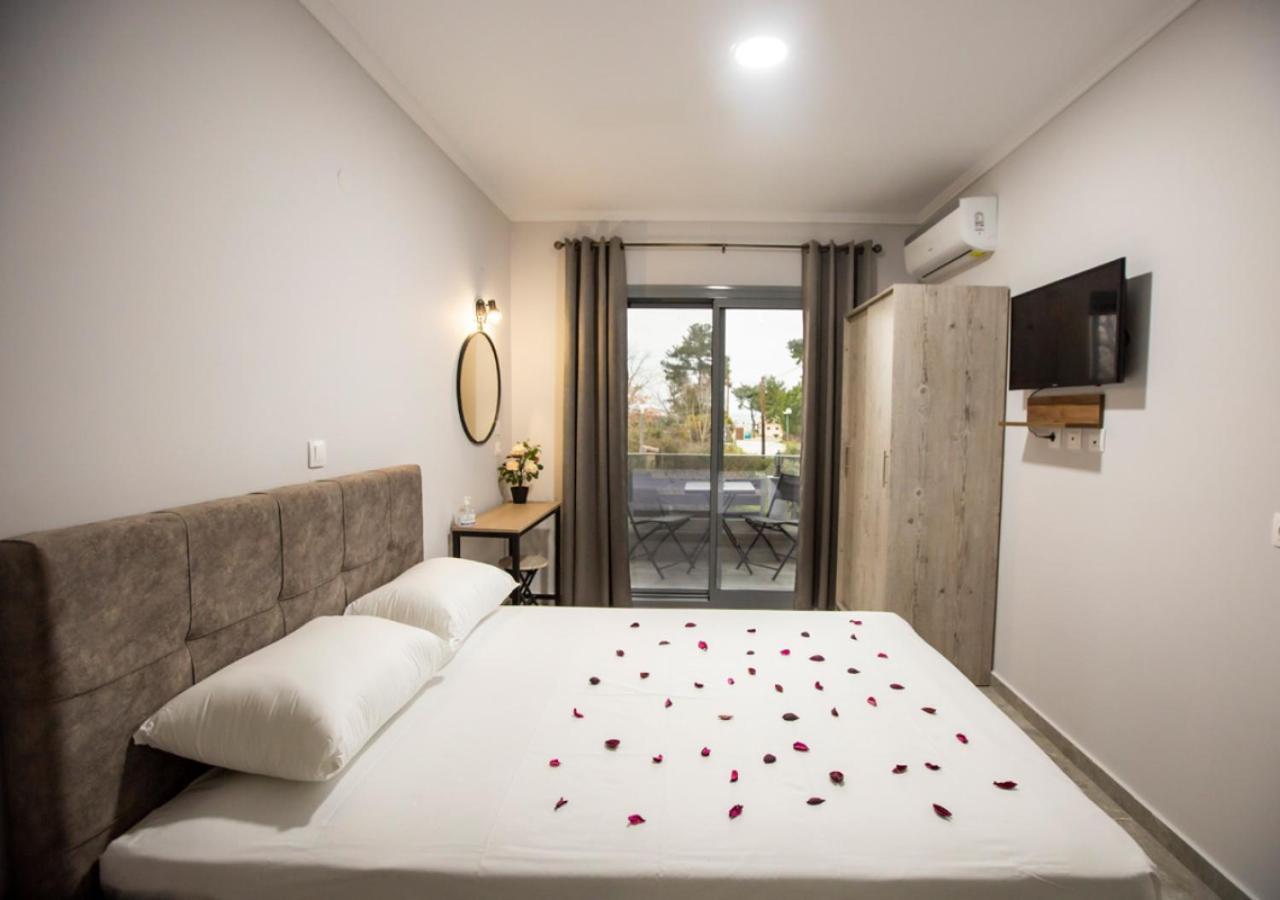 Artemida Suites Ханиоти Екстериор снимка