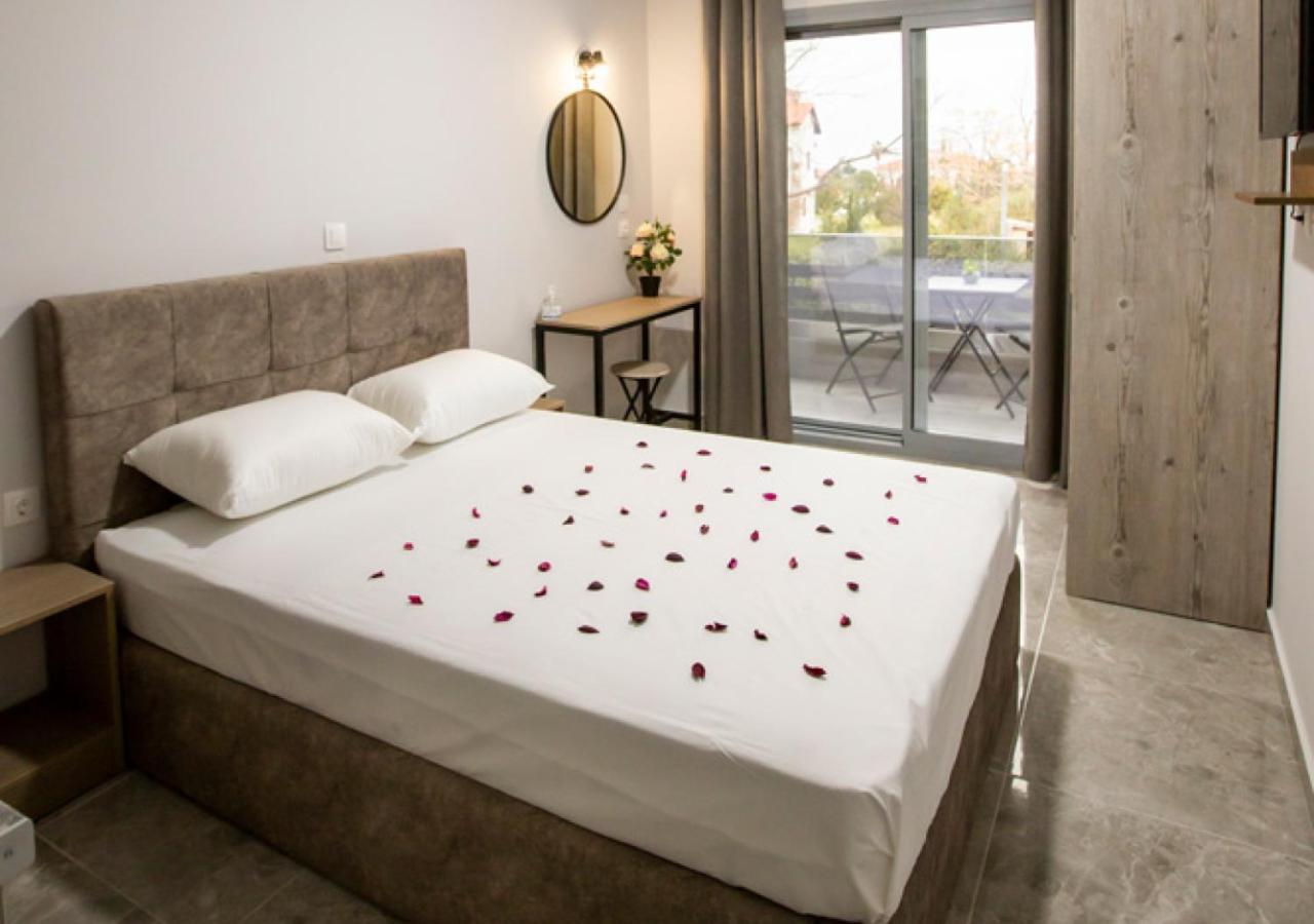 Artemida Suites Ханиоти Екстериор снимка