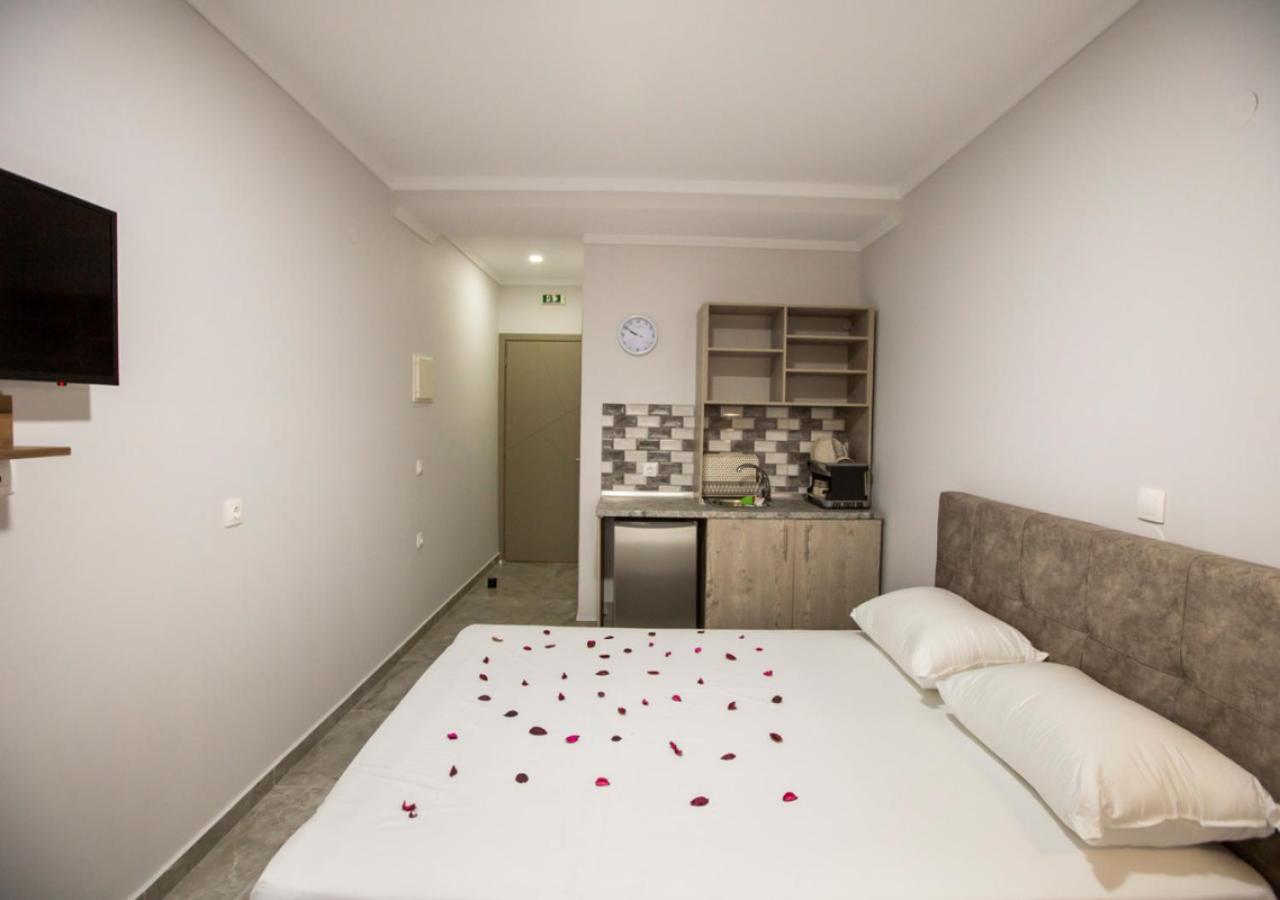 Artemida Suites Ханиоти Екстериор снимка