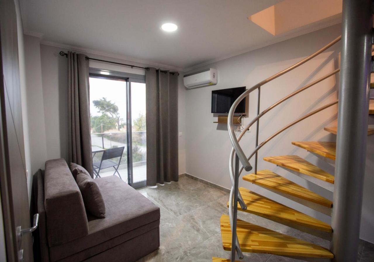 Artemida Suites Ханиоти Екстериор снимка