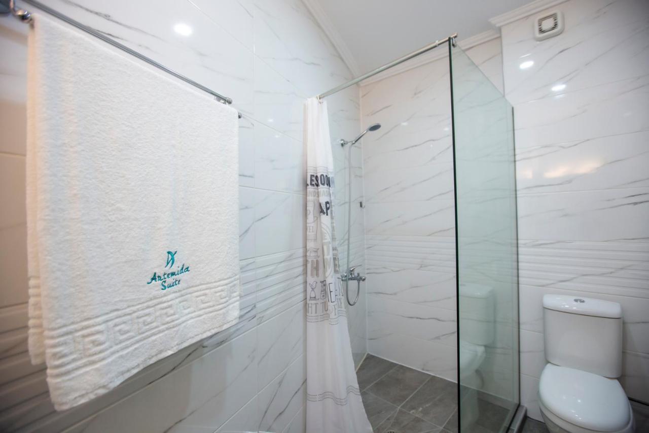 Artemida Suites Ханиоти Екстериор снимка