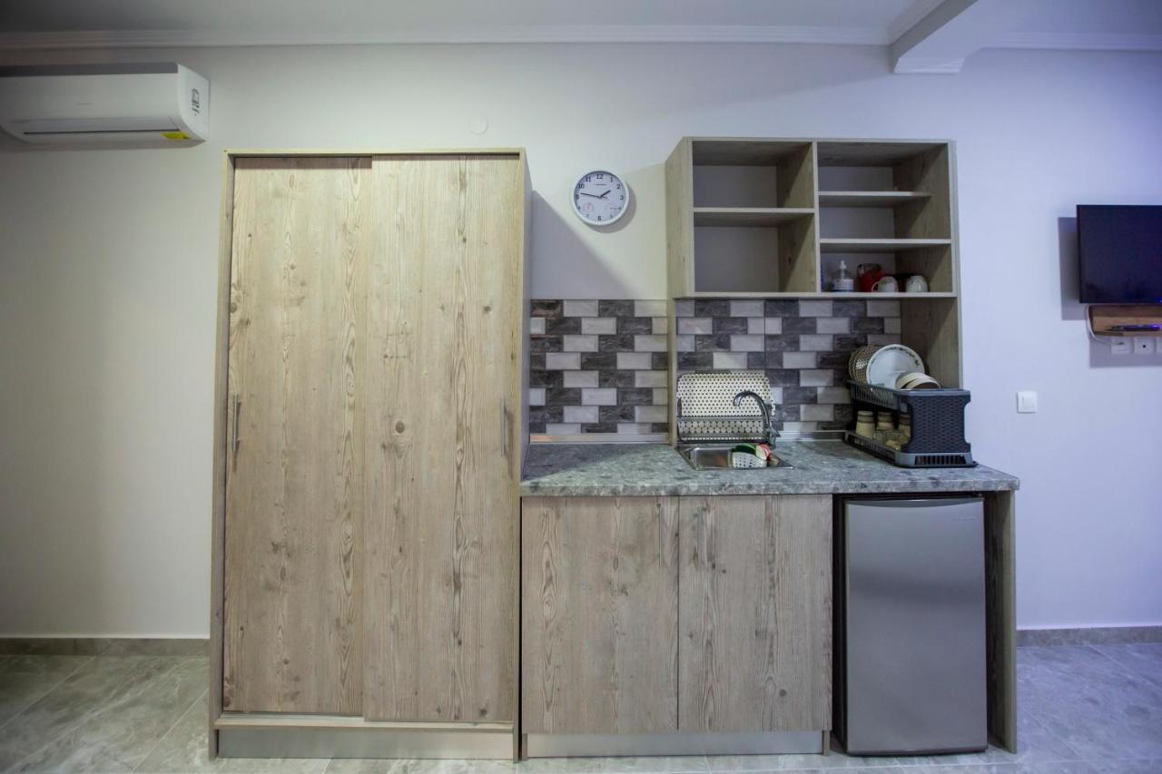 Artemida Suites Ханиоти Екстериор снимка